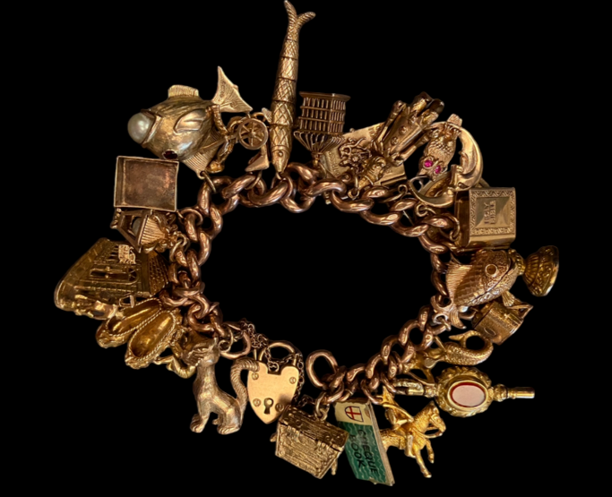 Curb link and heart padlock charm bracelet 