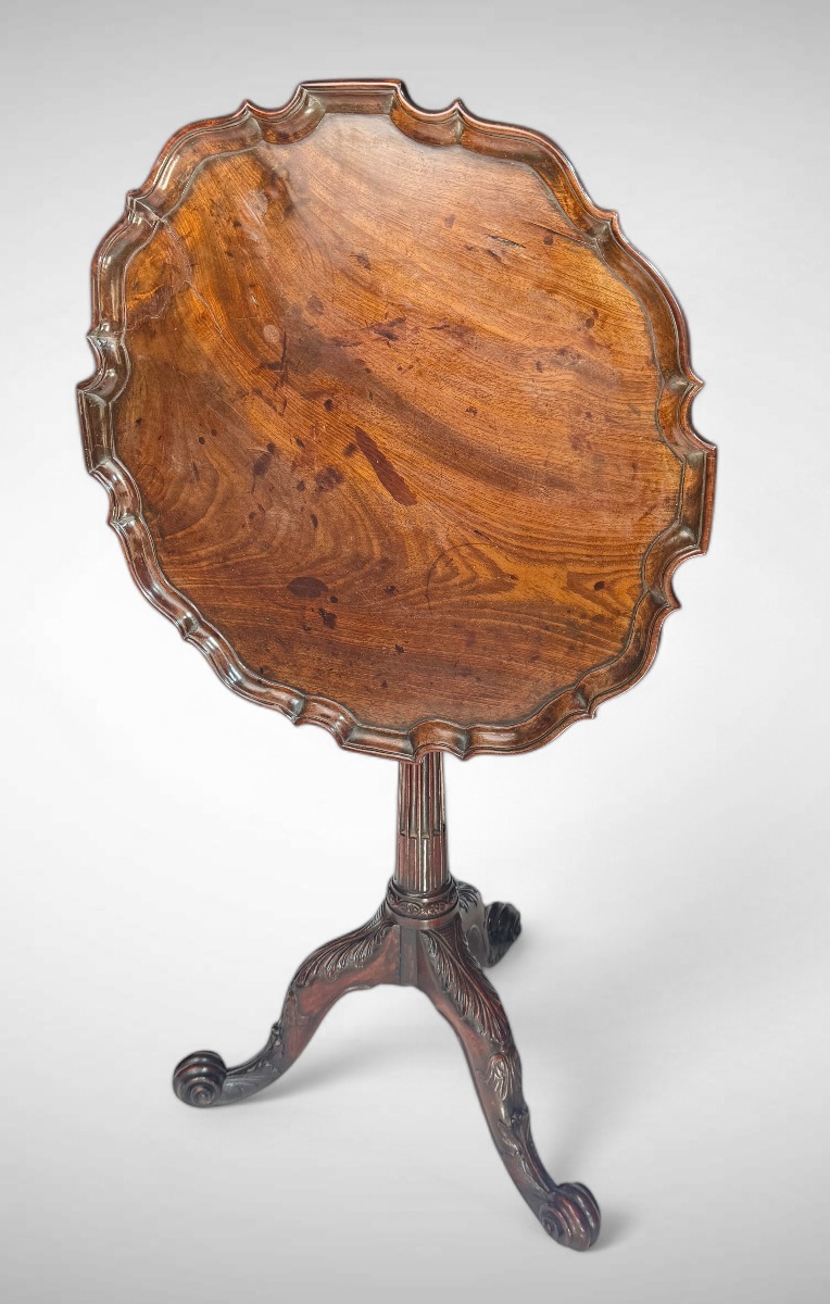 George III mahogany pie-crust tripod table 